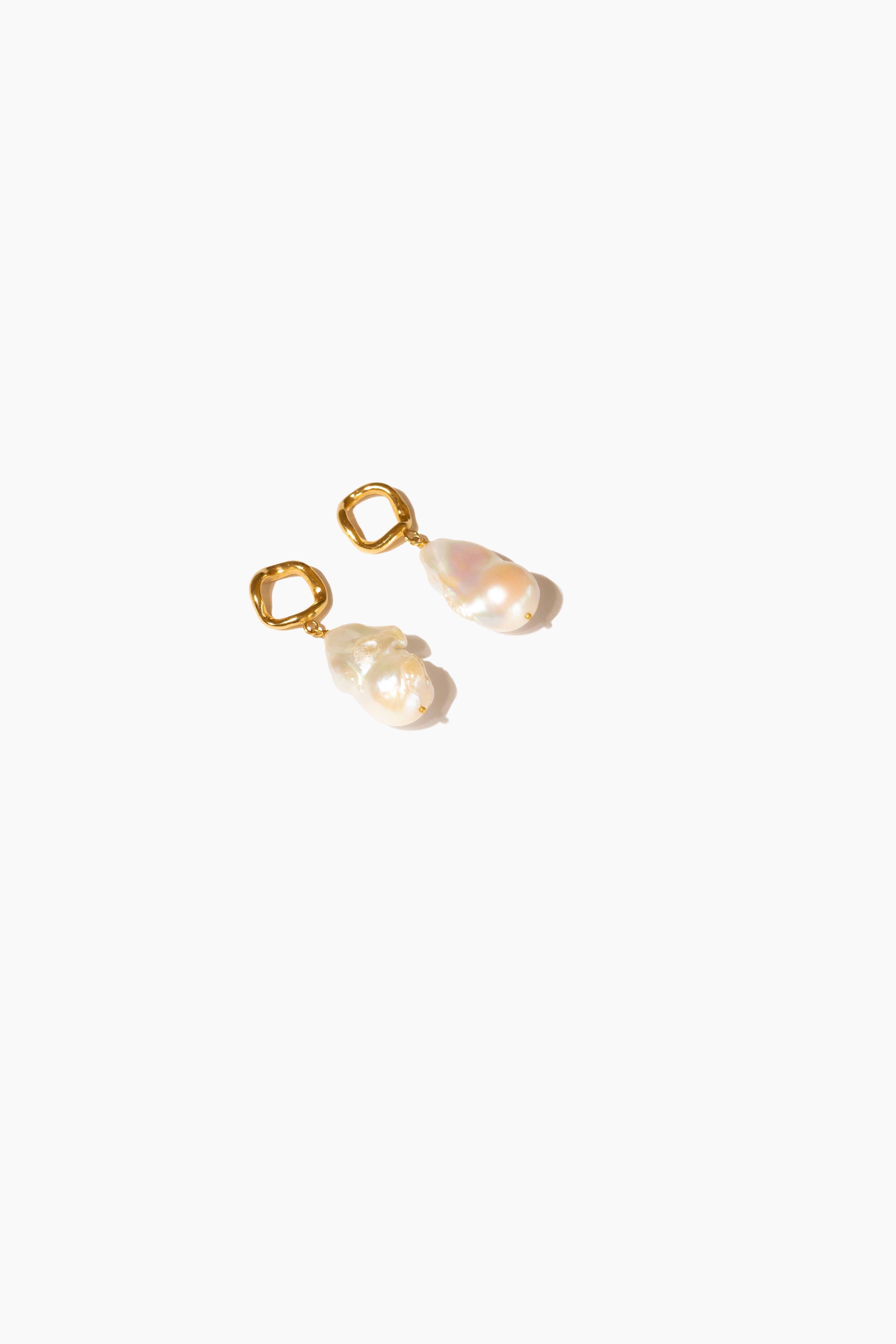 Alma Earrings